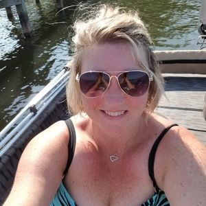 Meet your Posher, Vickie
